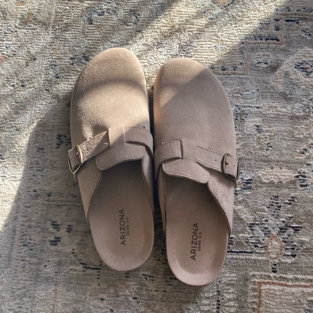 Woman’s  suede Boston clogs 
Size 10 mint condition